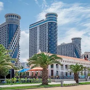 Апартаменты Orbi Sea Towers, Батуми